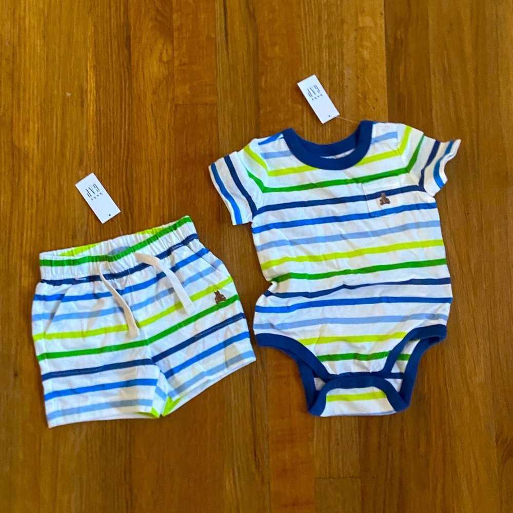 NWT Baby Gap bodysuit & shorts 6-12m